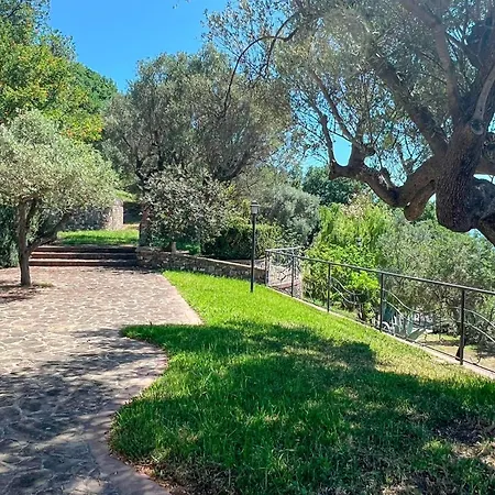 1 Bedroom Beautiful In